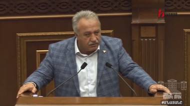 Էդմոն Մարուքյանի եղբոր դեմ հաշվեհարդար է ծրագրվում. շենքի մուտքի մոտ ոստիկաններ են հերթապահում