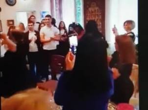 Պարող կինը, պարզվում է, դպրոցի տնօրենն է․ Փաշինյան