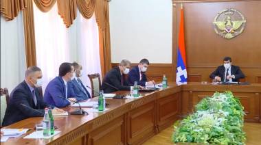 Արայիկ Հարությունյանը կորոնավիրուսի դեմ պայքարի միջոցները խստացնելու նպատակով խորհրդակցություն է անցկացրել