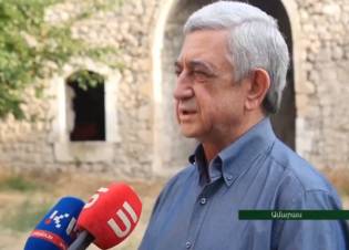 Սերժ Սարգսյանն Արցախում խոսել է լրագրողների հետ 