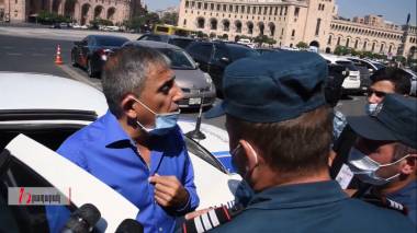 Ոստիկանները քաղաքացուն ուժով բերման ենթարկեցին