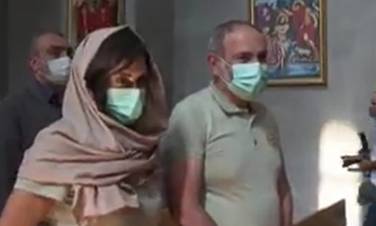 Փաշինյանը՝ Մովսես համայնքի Սբ. Աստվածածին եկեղեցում 