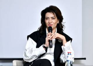 Միացրեք այս տեսանյութը եւ բառ առ բառ կլանեք. Աննա Հակոբյան