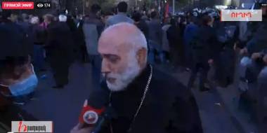   Ընդդիմությունը Աժ-ում է, ոստիկանները շրջափակել են Աժ-ն