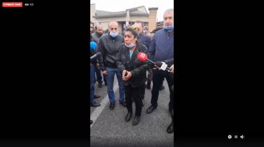 Անհետ կորած զինծառայողների ծնողները  բողոքի ակցիա են անում ՊՆ շենքի դիմաց