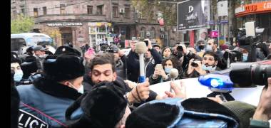 Ամիրյանում բախում տեղի ունեցավ քաղաքացիների ու ոստիկանության միջև