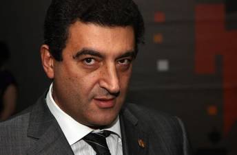 Վարդան Այվազյանի նիստը հետաձգվեց. ԱԱԾ-ն վերջին պահին կալանքի միջնորդություն է ներկայացրել