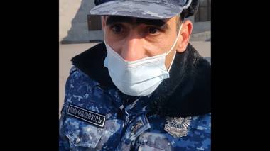 Իմ մանկահասակ աղջիկների ներկայությամբ հարձակման եմ ենթարկվել ոստիկանության աշխատակցի կողմից. Սարհատ Պետրոսյան