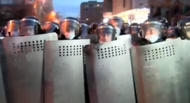 Ոստիկան, իջեցրո՛ւ վահանդ ու միացիր ժողովրդին․ Նաիրա Զոհրաբյան