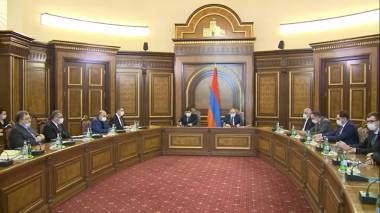 Խորհրդակցություն Նիկոլ Փաշինյանի եւ Արայիկ Հարությունյանի գլխավորությամբ