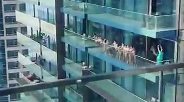 Դուբայում ոստիկանությունը ձերբակալել է մի խումբ մերկ կանանց