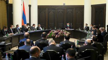 Կառավարության նիստ. Ուղիղ