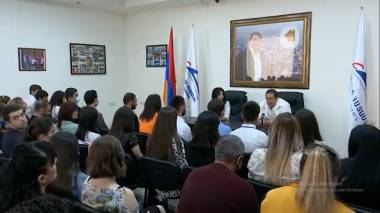 Գագիկ Ծառուկյանի հանդիպումը ԲՀԿ ուսանողական խորհրդի անդամների հետ