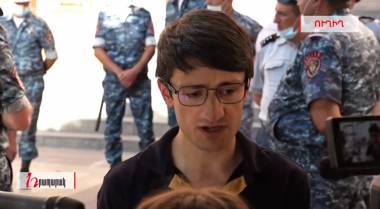 Քաղաքացիները կառավարության մոտ են.  Ուղիղ