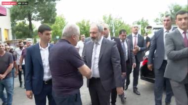 Ուղիղ. Փաշինյանը՝ ՔՊ Նուբարաշենի գրասենյակում
