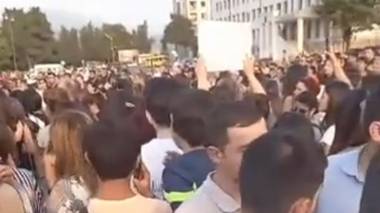 Բողոքի ակցիա Ստեփանակերտում. պահանջում են Արայիկ Հարությունյանի հրաժարականը