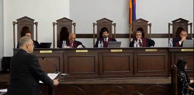 Փաշինյանն ասֆալտին փռելու, լեզուները կտրելու սահմանադրական լիազորություն չունի. Դավիթ Հարությունյան