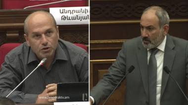 Մեր դրոշի գույները շատ վառ են, ես չեմ կարծում որ պիտի չեղարկենք այդ գույները