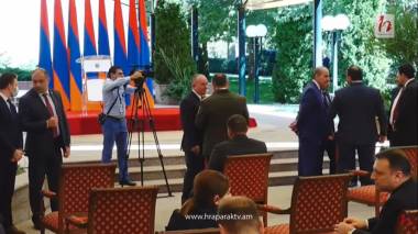 Պարգեւատրման արարողություն Բաղրամյան 26–ում․ Ուղիղ