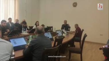 Ղազինյանը լքեց նիստը․ Քոչարյանն ընկավ հիստերիայի մեջ