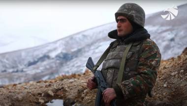 Առաջնագծում զգոն ծառայությանը զուգահեռ ընթանում են ամրաշինական լայնածավալ աշխատանքներ