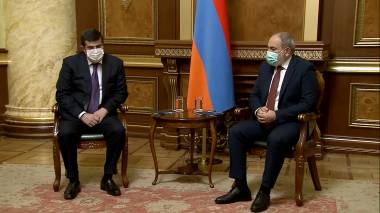 Նիկոլ Փաշինյանը հյուրընկալել է Արայիկ Հարությունյանին