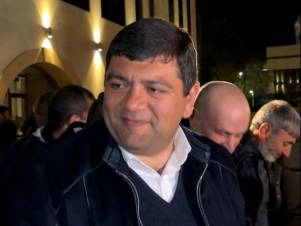 Գևորգ Փարսյանը կողմնակիցների հետ տոնում է հաղթանակը