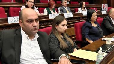 Ամեն ինչ` ընդդիմության ինադու