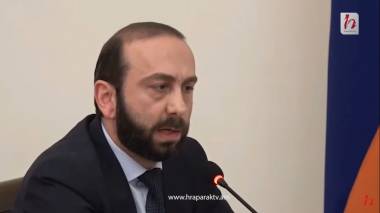 Արարատ Միրզոյանը բացատրեց` ինչո՞ւ էր լայն ժպտում Չավուշօղլուի հետ հանդիպմանը