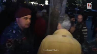 Վանեցյանին բռնի ուժով բերման են ենթարկում