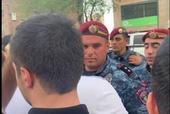 ՀՀԿ երիտթևը բողոքի ակցիա է իրականացնում ՔՊ գրասենյակի առջև