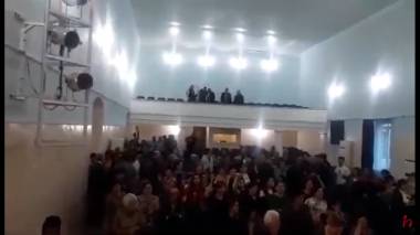 Հավաքի ավարտին մարտակերտցիները երգեցին «Զարթիր լաո» երգը