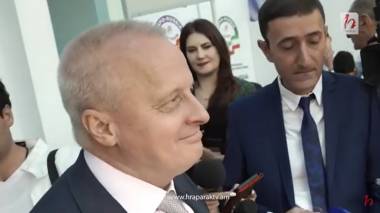 ՀՀ-ում արտադրված մեղրը ՌԴ շուկայում ևս իր տեղը կգտնի․ Կոպիրկինը փորձեց Ծառուկյանների արտադրած մեղրը