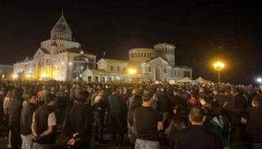 Արցախցիները 30 րոպե ժամանակ են տվել Արայիկ Հարությունյանին. բողոքի ակցիա Արցախում