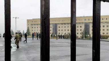 #Հիմա․ Անհետ կորած զինվորի հարազատների բողոքի ակցիան ՊՆ-ի մոտ․ ուղիղ