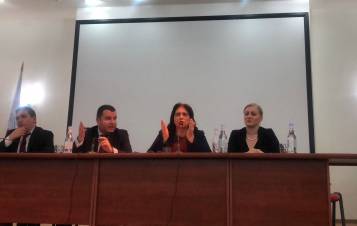 Եթե այդքան լավ համալսարան է, ինչու՞ է այդքան մեռած