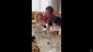 Տեսանյութ Գագիկ Ծառուկյանի եւ թոռնիկների շփումից