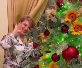 Համարյա վերջացնում եմ Ամանորյա զարդարանքները. Ռուզաննա Խաչատրյան (տեսանյութ)