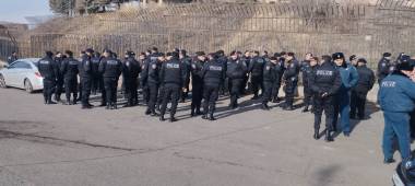 Ուղիղ․ Լարված իրավիճակ ՊՆ նախկին մասնաշենքի մոտ