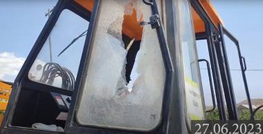 Ինչպես են ադրբեջանցիները կրակում Երասխի երկաթի ձուլարանի աշխատողների և տեխնիկայի ուղղությամբ