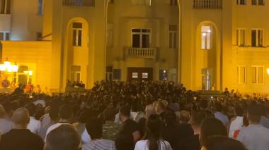 Կարող եք հայհոյել ինձ, սխալվել ենք. Արայիկ Հարությունյանի ելույթը` արցախցիների սուլոցների ներքո