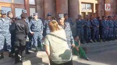 Զանգել են ասել են պրեմիա՞ են տալու, որ ծիծաղում եք