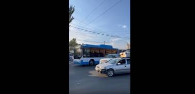 Կիևյան կամուրջի սկզբնամասում քաղաքացիներն իրականացնում են խաղաղ անհնազանդություն