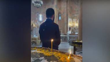 Ստեփանակերտի Մայր տաճարում վերջին պատարագն է կատարում Հրայր Սարկավագը