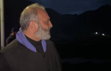 Սրբազանի երգը՝ Մեղրիի կիրճում (տեսանյութ)