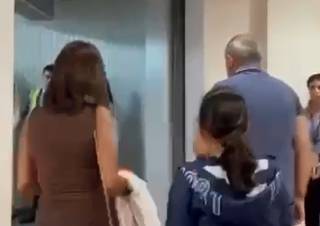 Փաշինյանը, կնոջ և աղջկա հետ, մեկնում է Հայաստանից