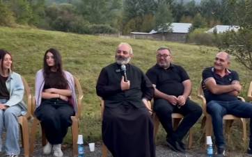 Բագրատ Սրբազանն Աղավնաձորի երիտասարդական ճամբարում է․ ՈՒՂԻՂ