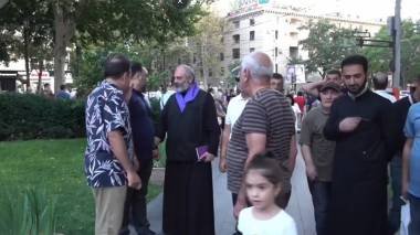Սուրբ Աննա եկեղեցու բակում հավաք է՝ նվիրված Արցախի Հանրապետության օրվան