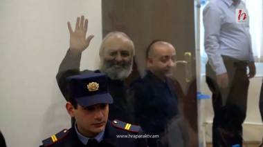 Բագրատ Սրբազանի աղոթքը. Դատախազները ներկա չէին