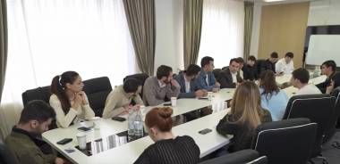 Ես հանդիպեցի նոր սերնդին՝ ներկայացնելու, թե ինչպես է մեր տնտեսական ծրագիրը փոխելու նրանց կյանքը